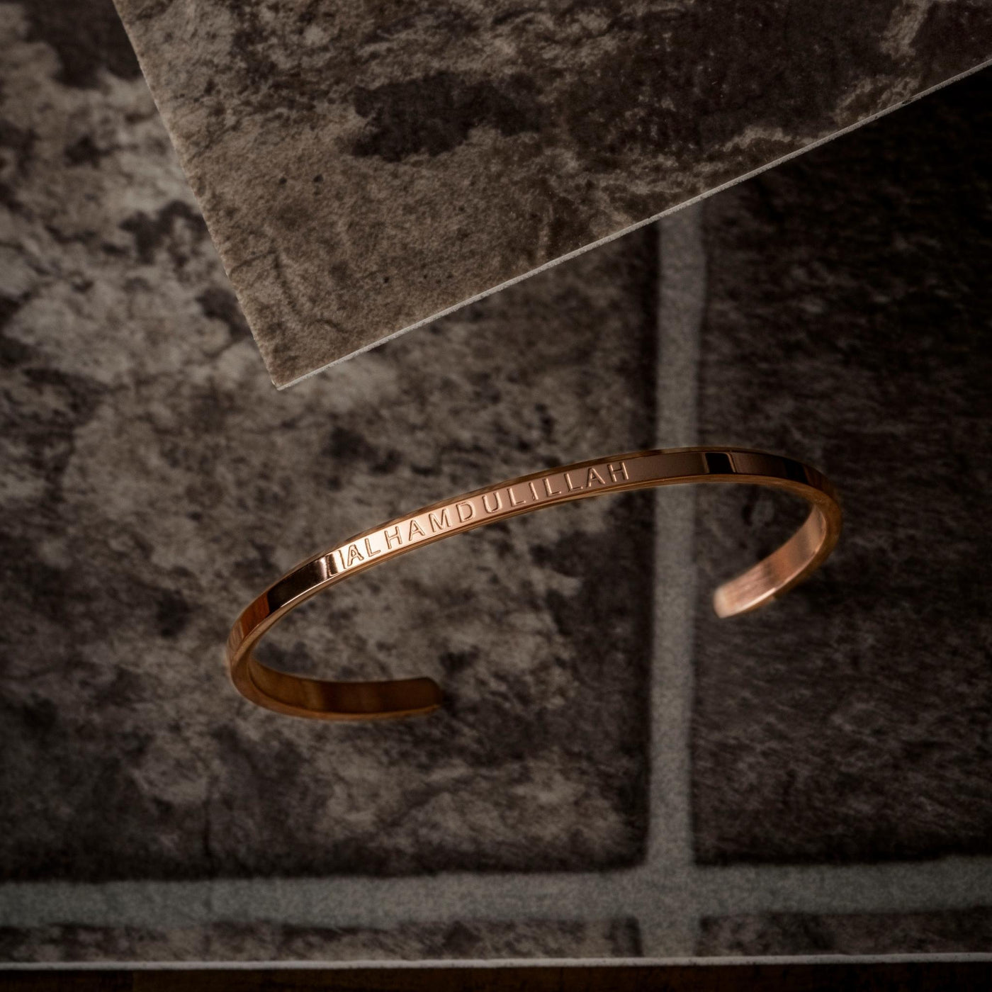 ZUDO-Alhamdulillah-Cuff-rosegold-lifestyle